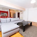Color Apartments Unirii 14 Blv