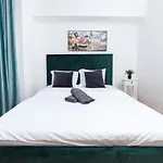 Color Apartments Unirii 14 Blv